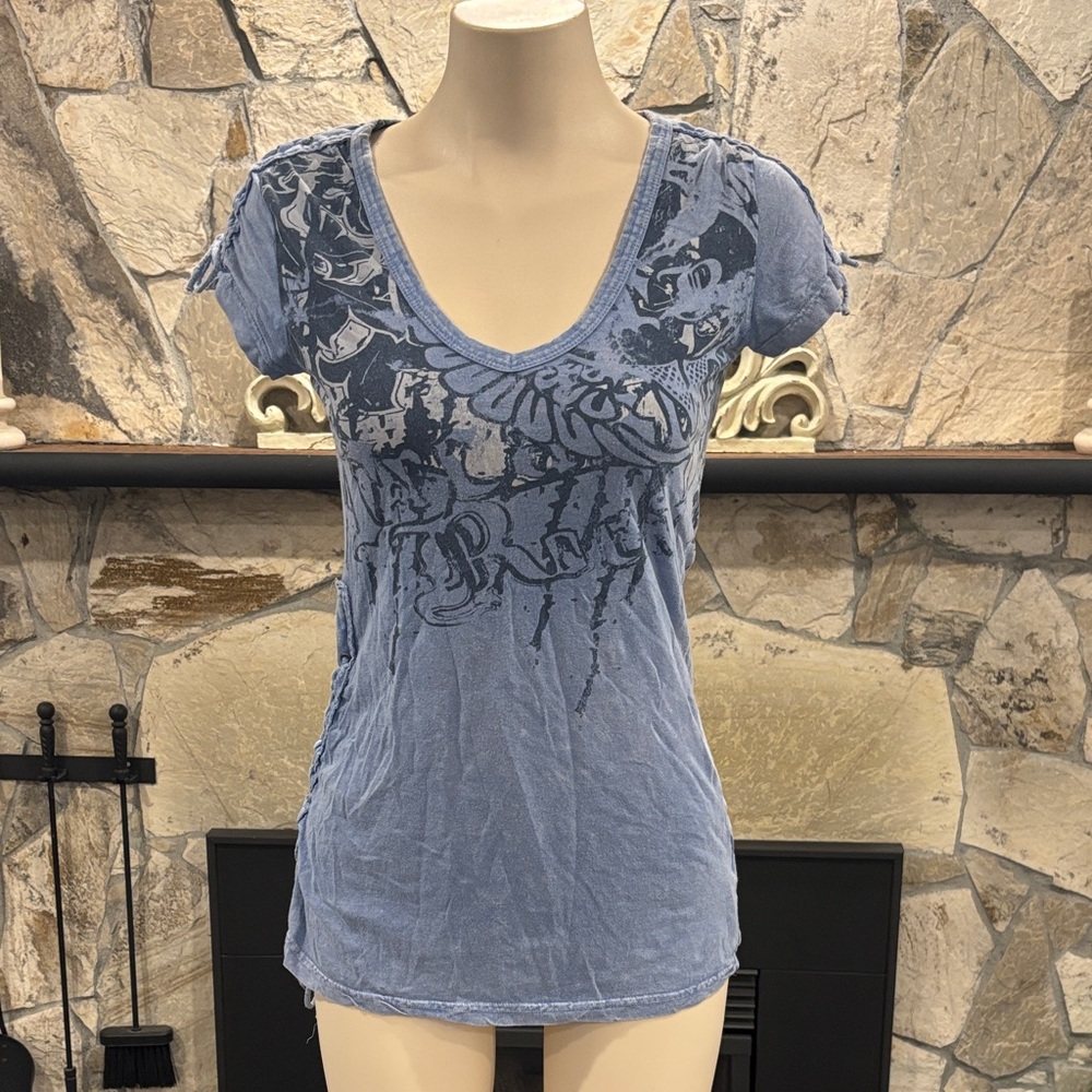Blue Treasure Rock Graphic Women's Top